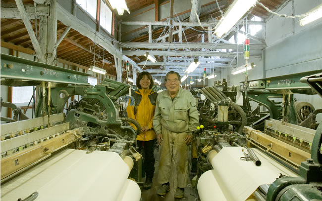 尾道帆布の工場内にて